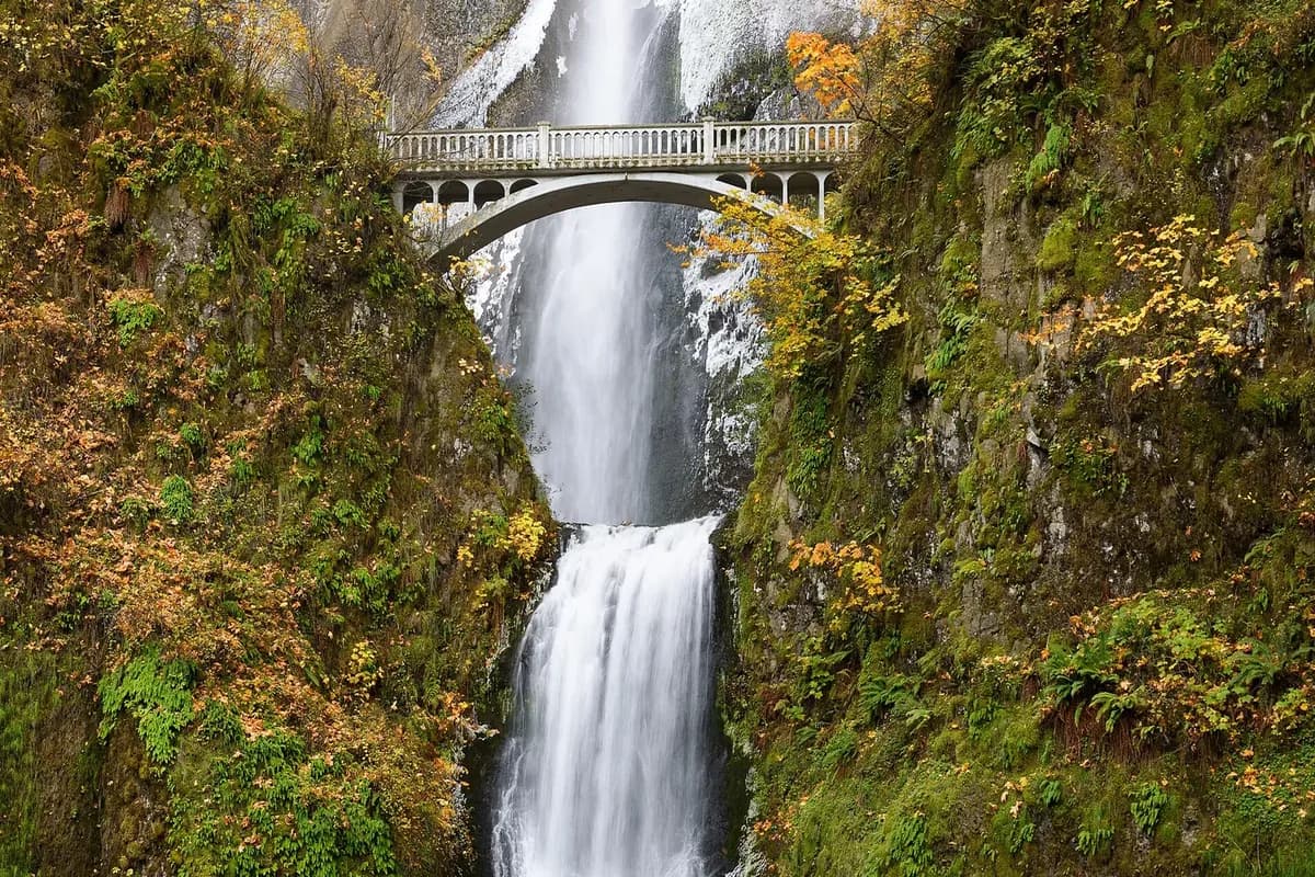 Columbia River Gorge / Multnomah Falls
